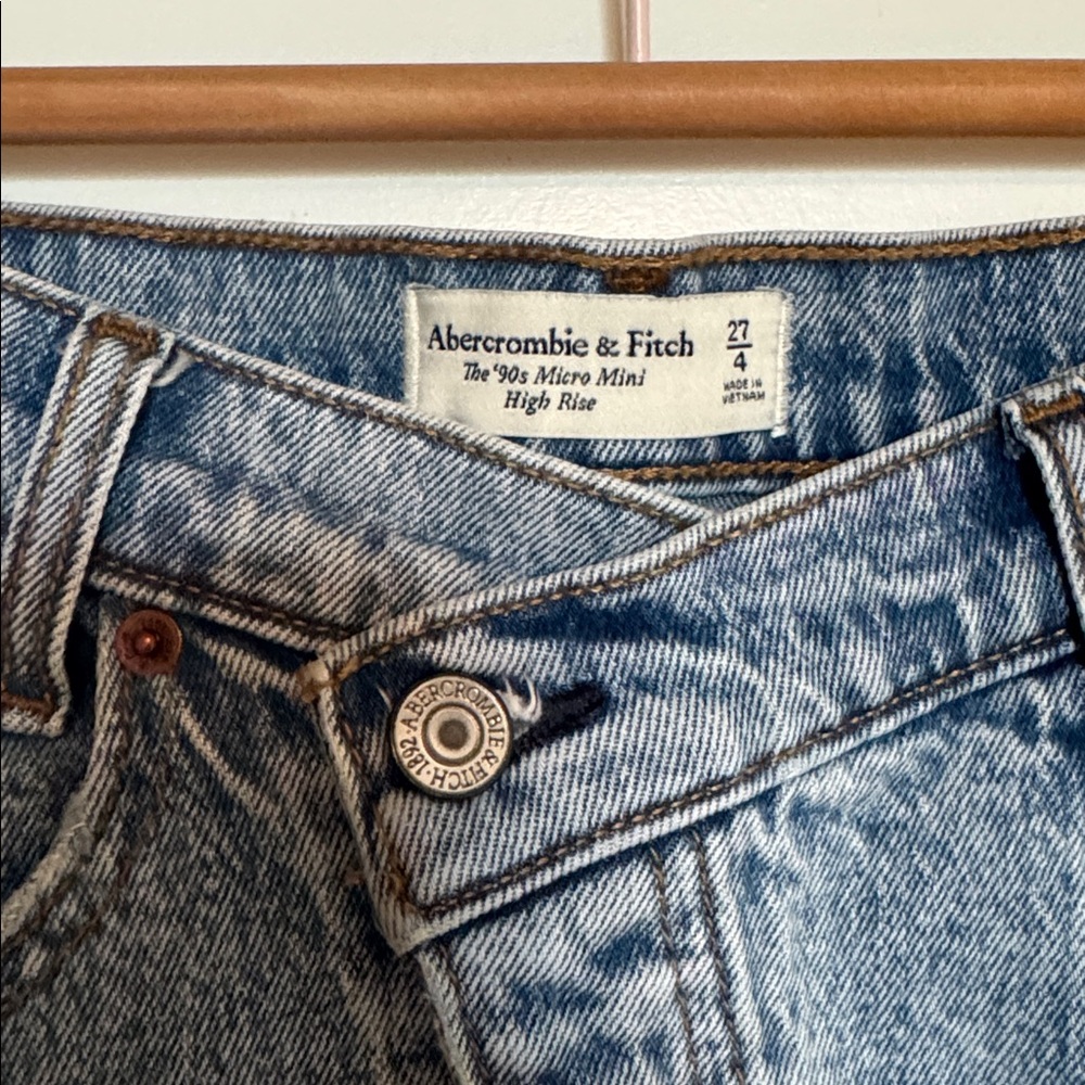 Abercrombie the 90s micro mini high rise denim skirt - Picture 2 of 4